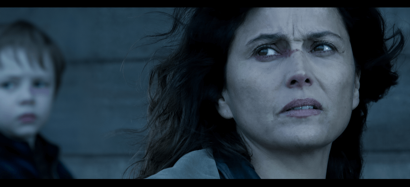 Le résumé (presque) spoiler-free de « maman a tort » : entre mémoire d’enfant et thriller psychologique